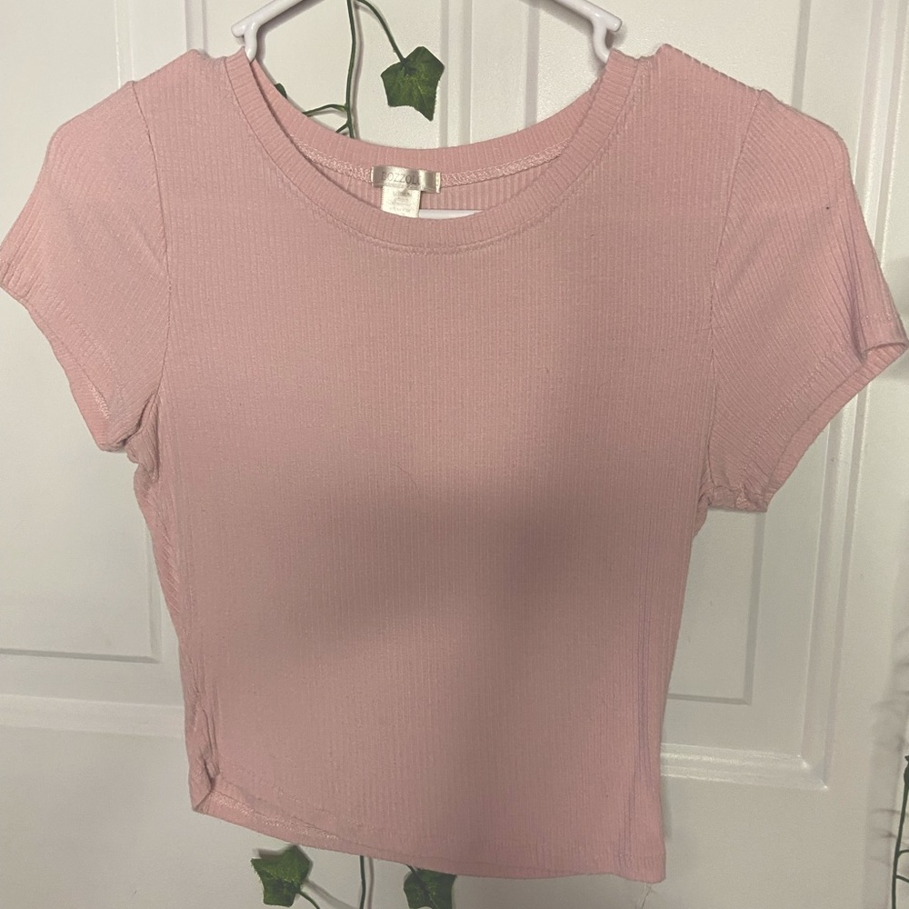 baby pink tee crop top size medium
